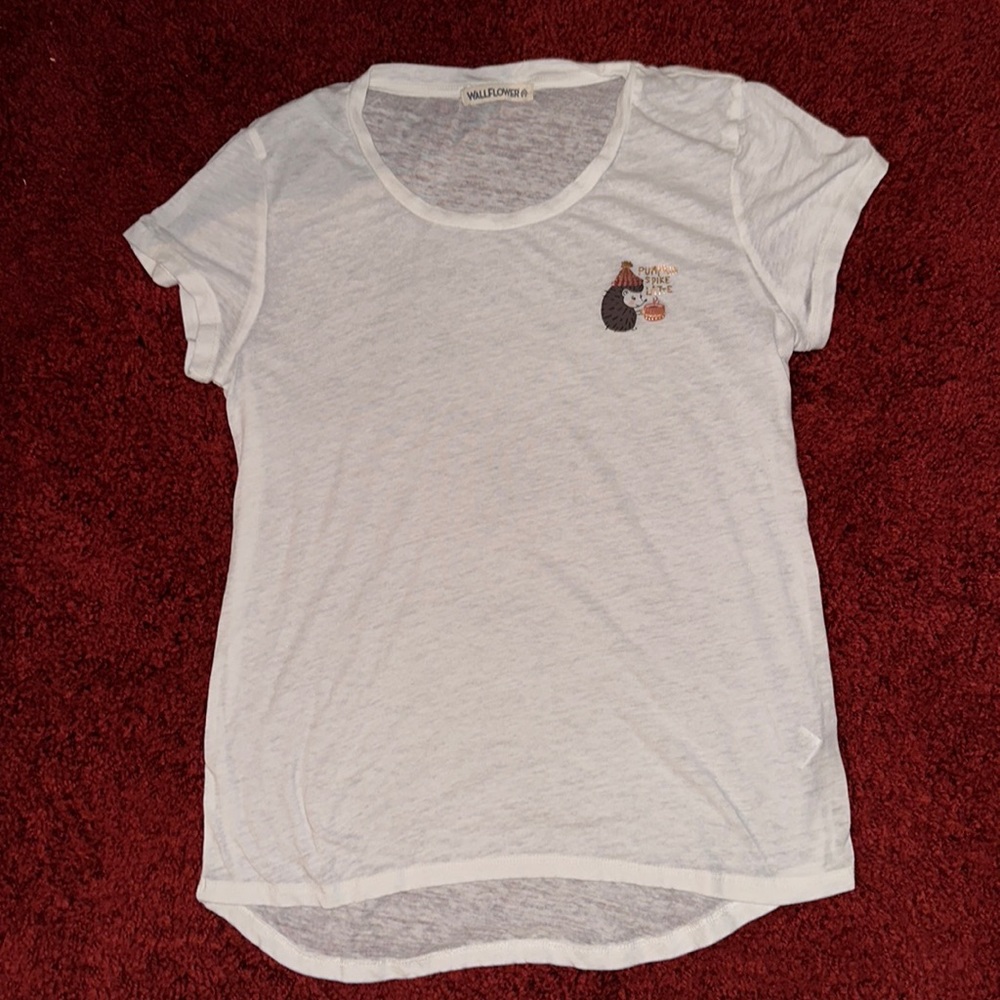Women’s size large Wallflower t-shirt pumpkin spice latte